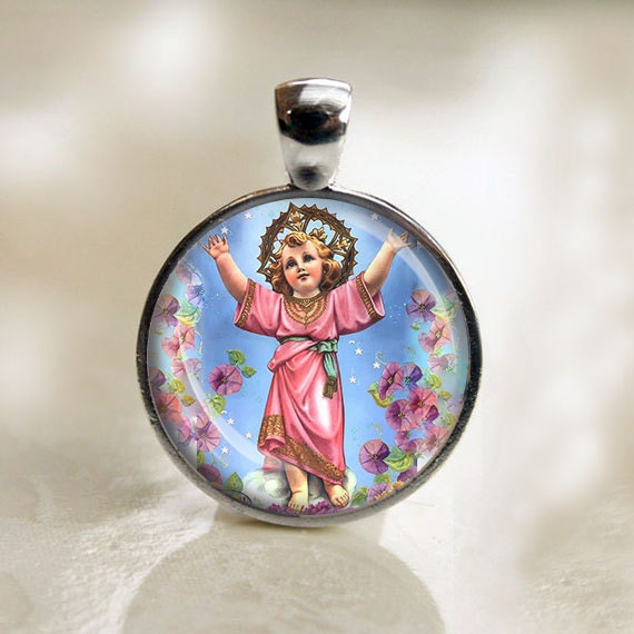 Jesus Christ Divino Nino Catholic Medal. Divine Child Jesus Religious Christian Pendant. Silver Tone Round Medal