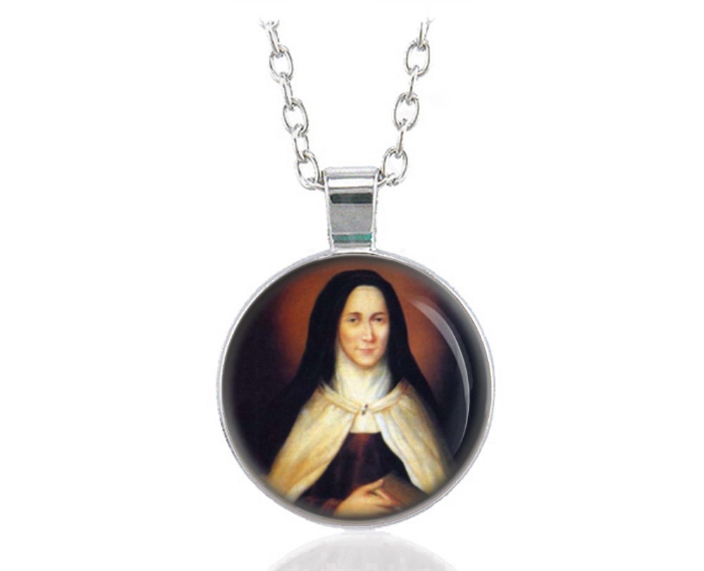 St Charlotte Necklace Round Silver tone Pendant