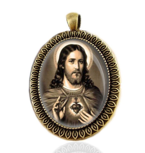 Sacred Heart of Jesus Religious Catholic Medal Jesus Christ Pendant Jewelry