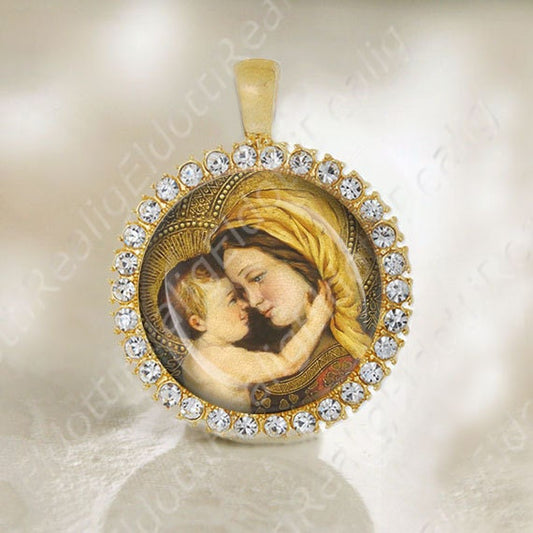 Beautiflul Mother Mary and Baby Jesus Medal Catholic Gold Tone Religious Jewelry