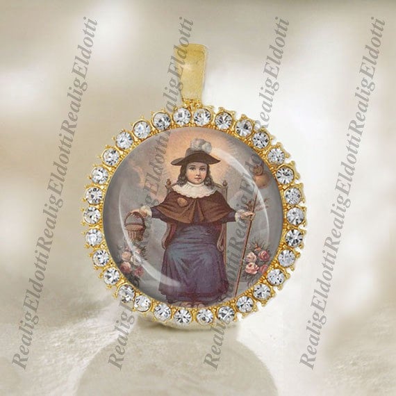 Santo Niño de Atocha / Holy Child of Atocha Catholic Religious Gold Tone Medal Pendant