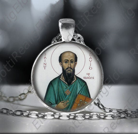 St David of Wales Religious Necklace Christian Catholic Medal Patron Saint of Vegetarians Pendant 25mm Round Jewelry