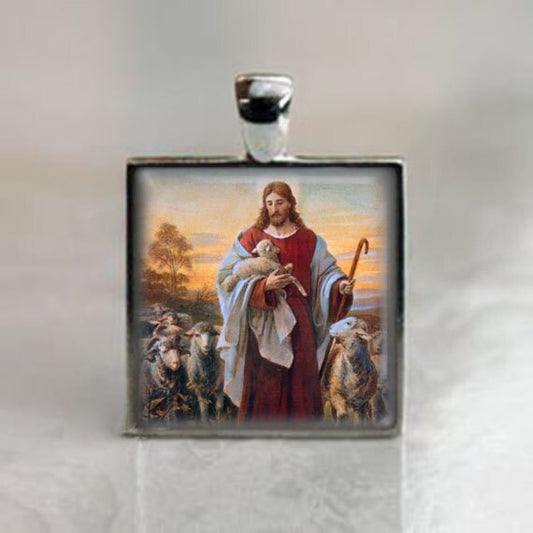 The Good Shepherd and His Sheep Religious Catholic Medal Jesus Christ Pendant Silvertone