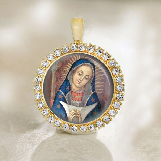 Our Lady of Altagracia Virgin Mary in a Nativity Scene Catholic Medal Gold Tone Pendant.